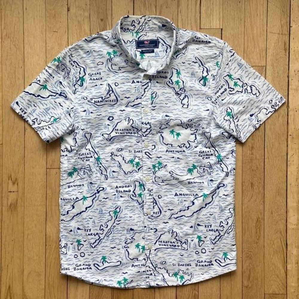 Vineyard Vines Island Map Button Up Short‎ Sleeve Shirt